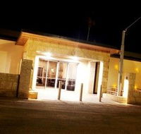 Newman Hotel - Whitsundays Accommodation