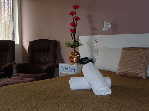 Blue Pelican Motel - Whitsundays Accommodation 1