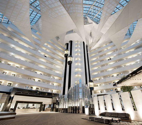 Crown Metropol Perth - Whitsundays Accommodation 1