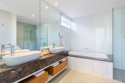 RACV Noosa Resort - Whitsundays Accommodation 2