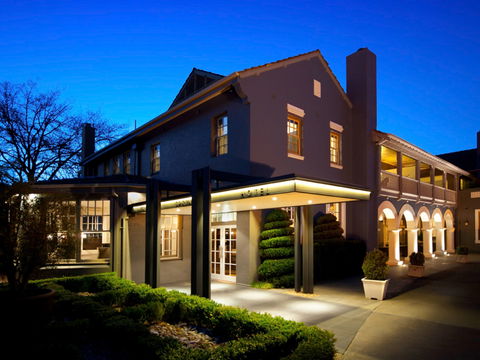 Peppers Mineral Springs - Whitsundays Accommodation 0