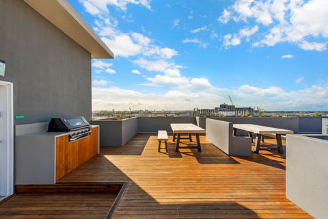 Astra Apartments Newcastle - Whitsundays Accommodation 0