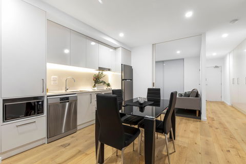 Astra Apartments Newcastle - Whitsundays Accommodation 2