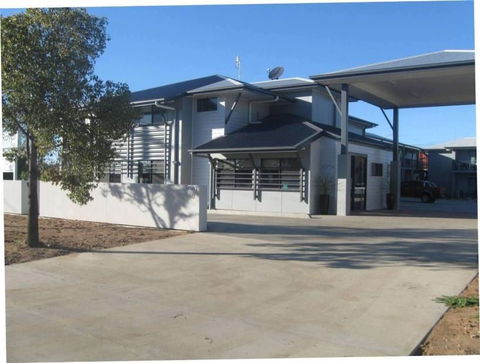 Royal Motel Miles - Whitsundays Accommodation 0