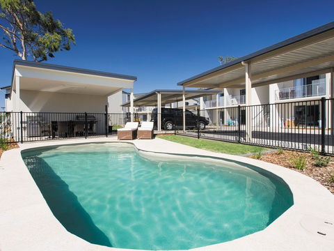 Oaks Middlemount - Whitsundays Accommodation 2