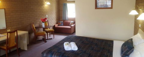 Hepburn Springs Motor Inn - Whitsundays Accommodation 1