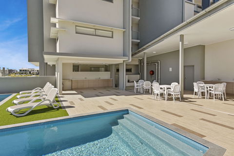 Direct Hotels - Aquarius Kawana - Whitsundays Accommodation 2