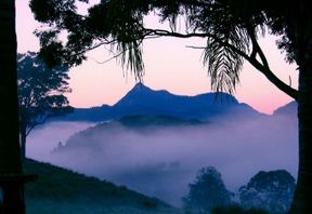 Hillcrest Mountain View Retreat - Whitsundays Accommodation 1