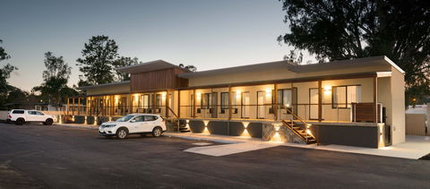 New Crossing Place Motel - Whitsundays Accommodation 0