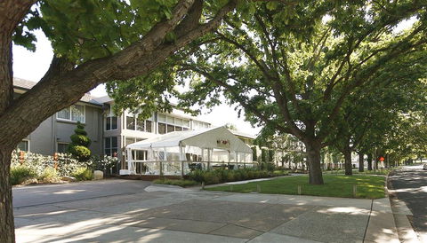 Forrest Hotel & Apartments - Whitsundays Accommodation 0