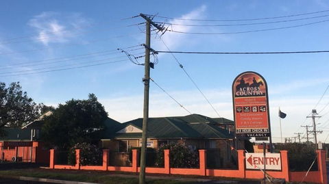 Across Country Motel & Svcd Apts - Whitsundays Accommodation 0