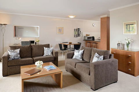 Ringwood Royale Apartment Hotel - Whitsundays Accommodation 2
