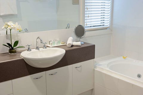 Ringwood Royale Apartment Hotel - Whitsundays Accommodation 8