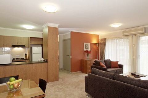 Ringwood Royale Apartment Hotel - Whitsundays Accommodation 11
