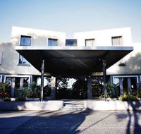 Golden Pebble Hotel - Whitsundays Accommodation