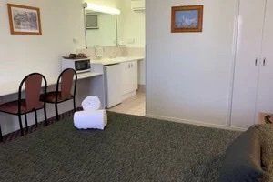 Outback Motel - Whitsundays Accommodation 6