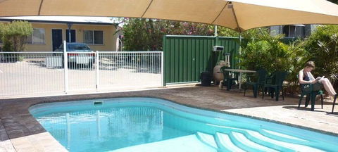 Outback Motel - Whitsundays Accommodation 14