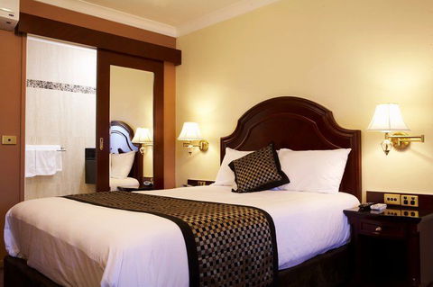 Albury Georgian - Whitsundays Accommodation 2