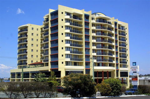 Springwood Tower Apartment Hotel - Whitsundays Accommodation 0