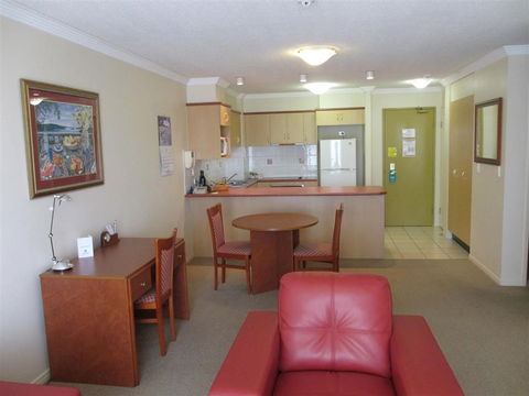 Springwood Tower Apartment Hotel - Whitsundays Accommodation 8