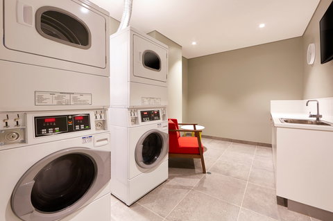 Holiday Inn Express Newcastle - Whitsundays Accommodation 16