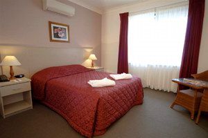 Warners At The Bay Motel - Whitsundays Accommodation 2