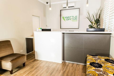 Wattle Grove Motel - Whitsundays Accommodation 1