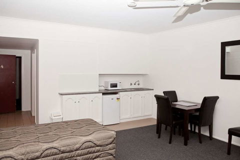 Comfort Inn & Suites Riverland - Whitsundays Accommodation 6