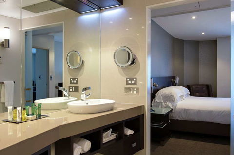 Hilton Darwin - Whitsundays Accommodation 6