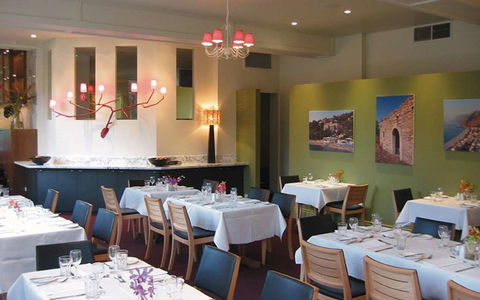 Best Western Plus The Tudor-Box Hill - Whitsundays Accommodation 10