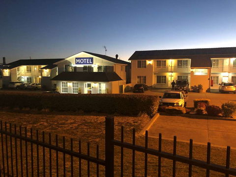 Best Western Coachman's Inn Motel - Whitsundays Accommodation 2