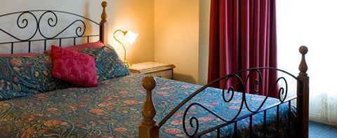 John Pirie Motor Inn - Whitsundays Accommodation 0