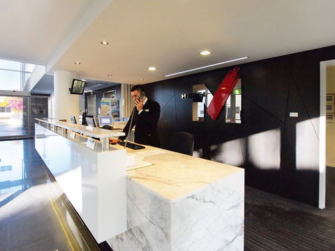 Oaks Metropole Hotel - Whitsundays Accommodation 1