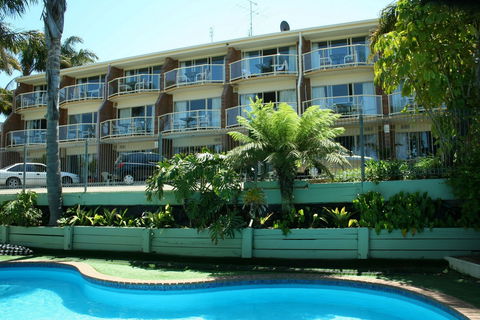 Sapphire Waters Motor Inn - Whitsundays Accommodation 0