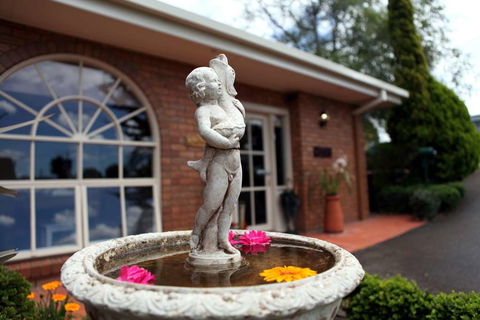 Summerhill Motor Inn - Whitsundays Accommodation 1