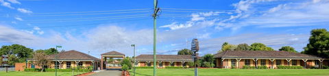 Bushmans Motor Inn - Whitsundays Accommodation 0
