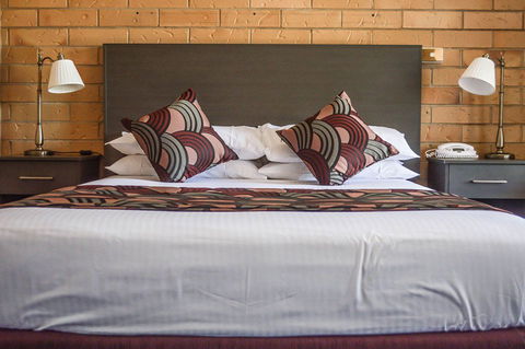 North Parkes Motel - Whitsundays Accommodation 2