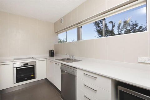 Forrest Hotel & Apartments - Whitsundays Accommodation 1