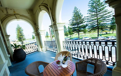 Largs Pier Hotel - Whitsundays Accommodation 2