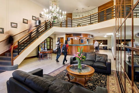 Adelaide Inn - Whitsundays Accommodation 1