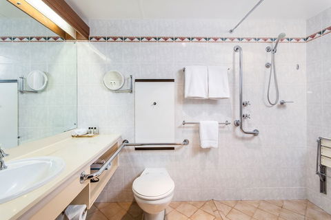 Adelaide Inn - Whitsundays Accommodation 2