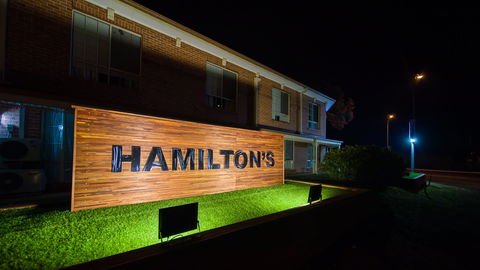 Hamilton's Queanbeyan Motel - Whitsundays Accommodation 2
