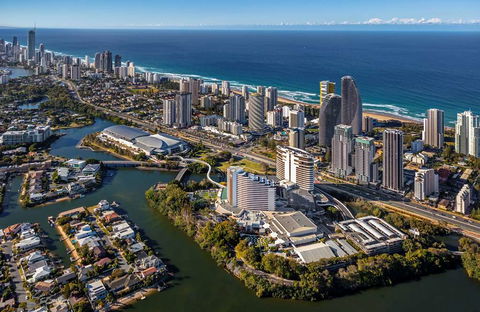 The Star Grand Hotel, Gold Coast - Whitsundays Accommodation 2