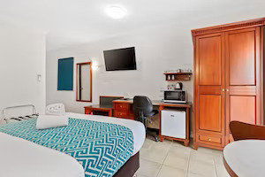 The Coffee House Apartments & Bistro - Whitsundays Accommodation 2