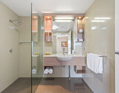CBD Executive Apartments - Whitsundays Accommodation 2