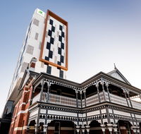 Holiday Inn West Perth - Whitsundays Accommodation