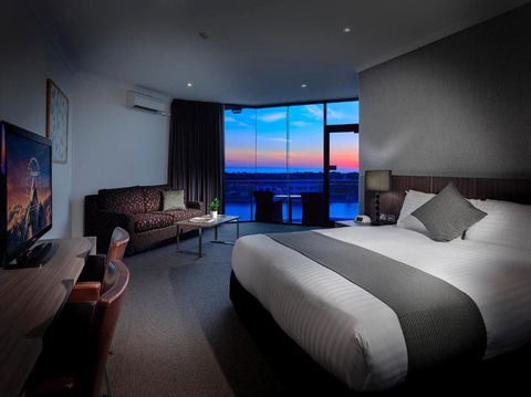 The Lakes Resort Hotel - Whitsundays Accommodation 2