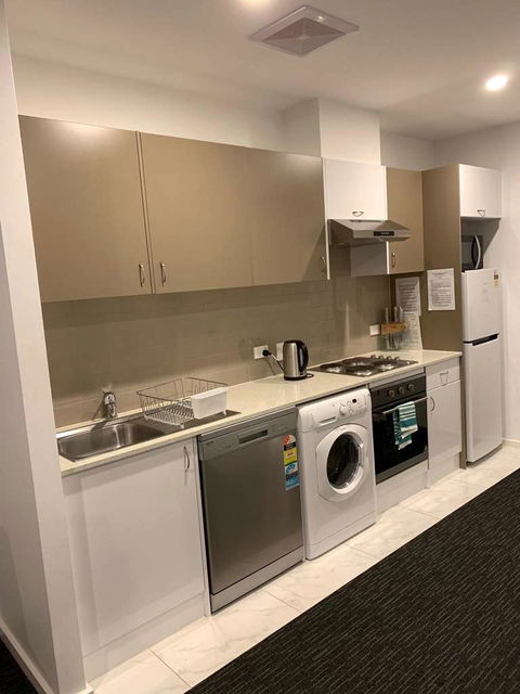 Adelaide Dress Circle Apartments - Whitsundays Accommodation 2