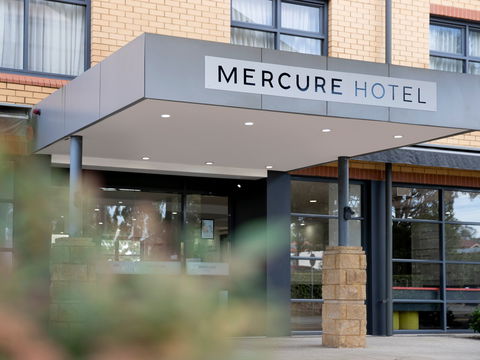 Mercure Sydney Blacktown - Whitsundays Accommodation 1
