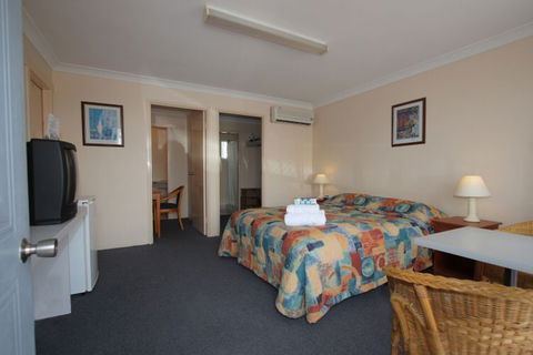 Alexander Motel & Peppercorn Restaurant - Whitsundays Accommodation 0
